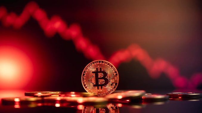 Bitcoin still struggling around $61k: Will it dip lower?