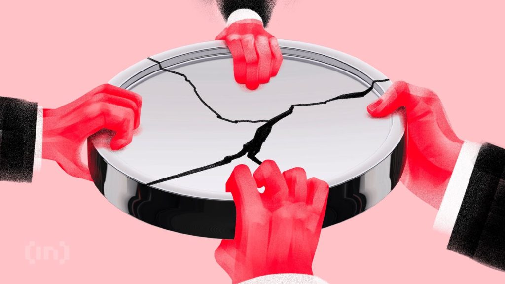 Analysts Discuss the Risks of Buying Altcoins Today